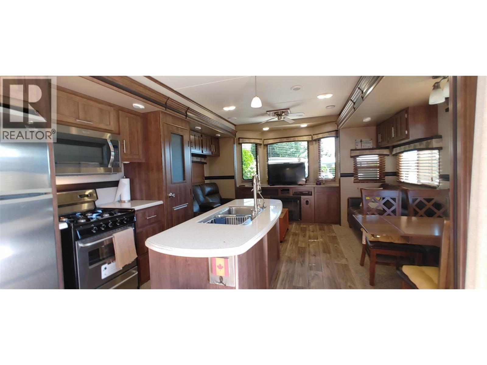 #428 415 Commonwealth Road - 15