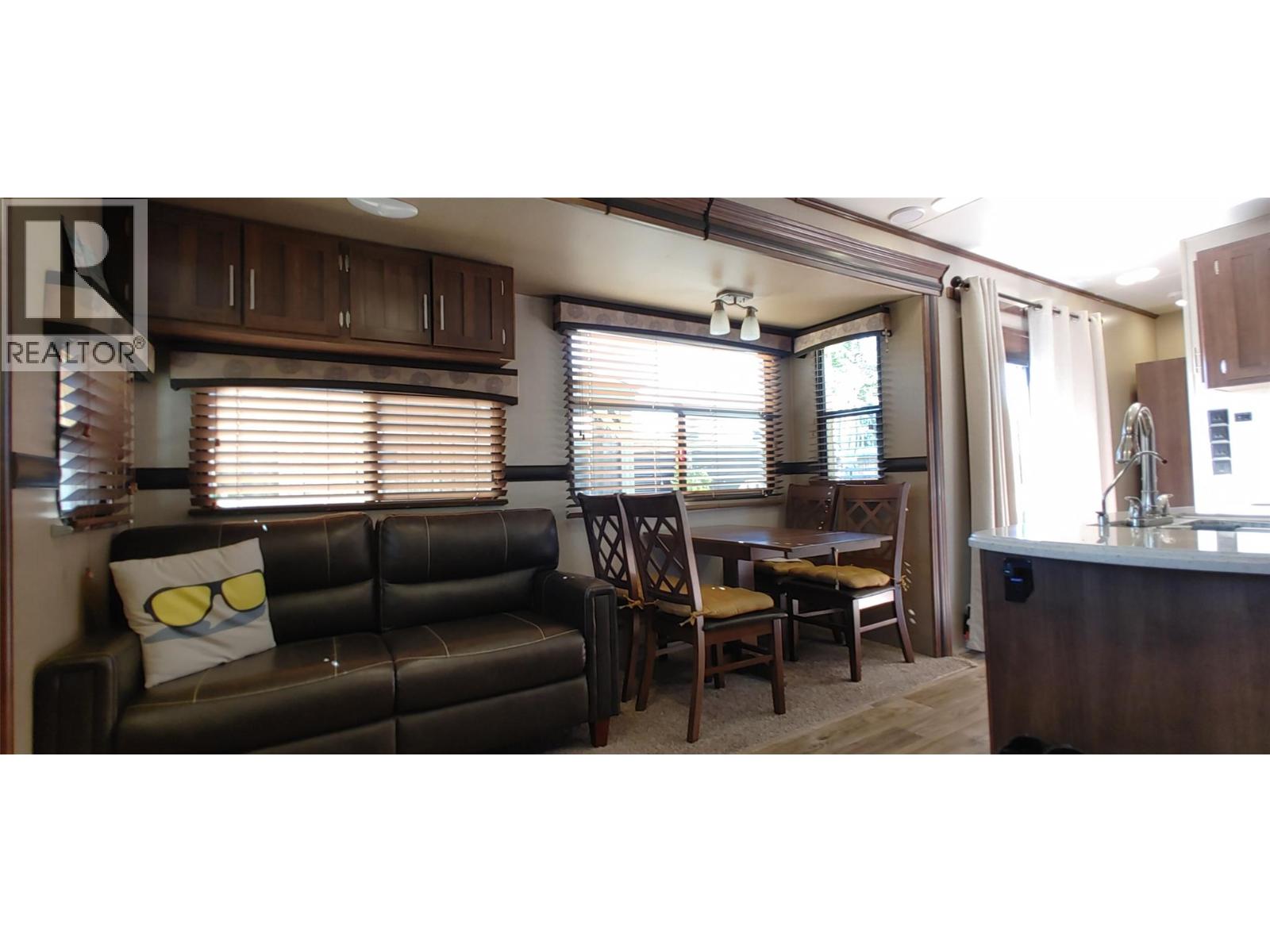 #428 415 Commonwealth Road - 13