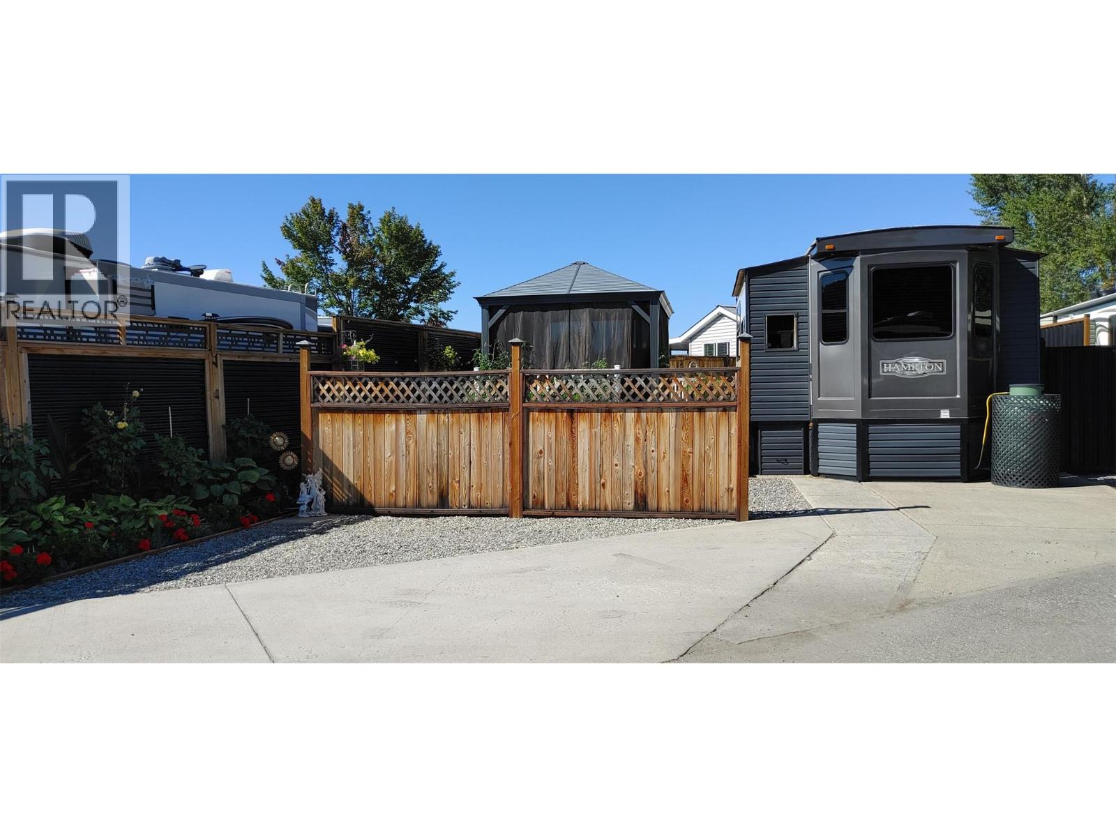 #428 415 Commonwealth Road - 1