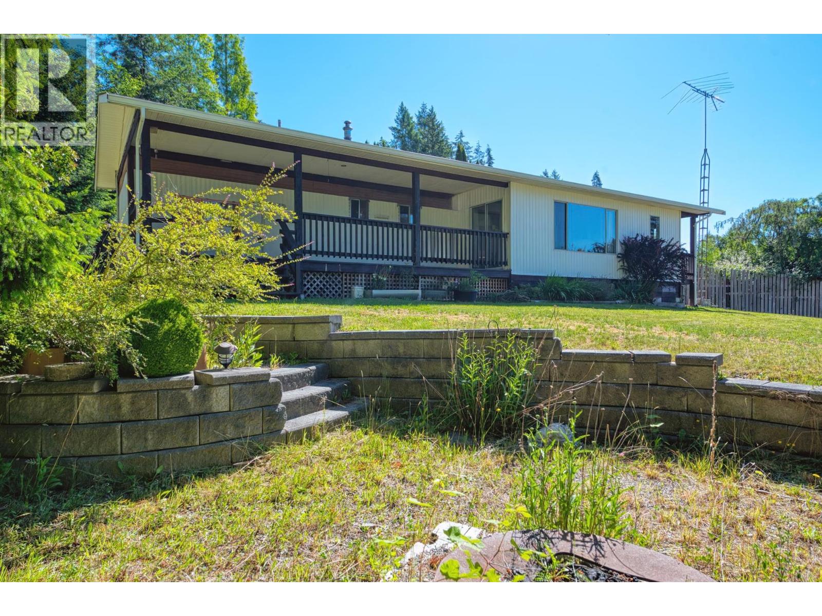 2562 MILES ROAD, Roberts Creek
