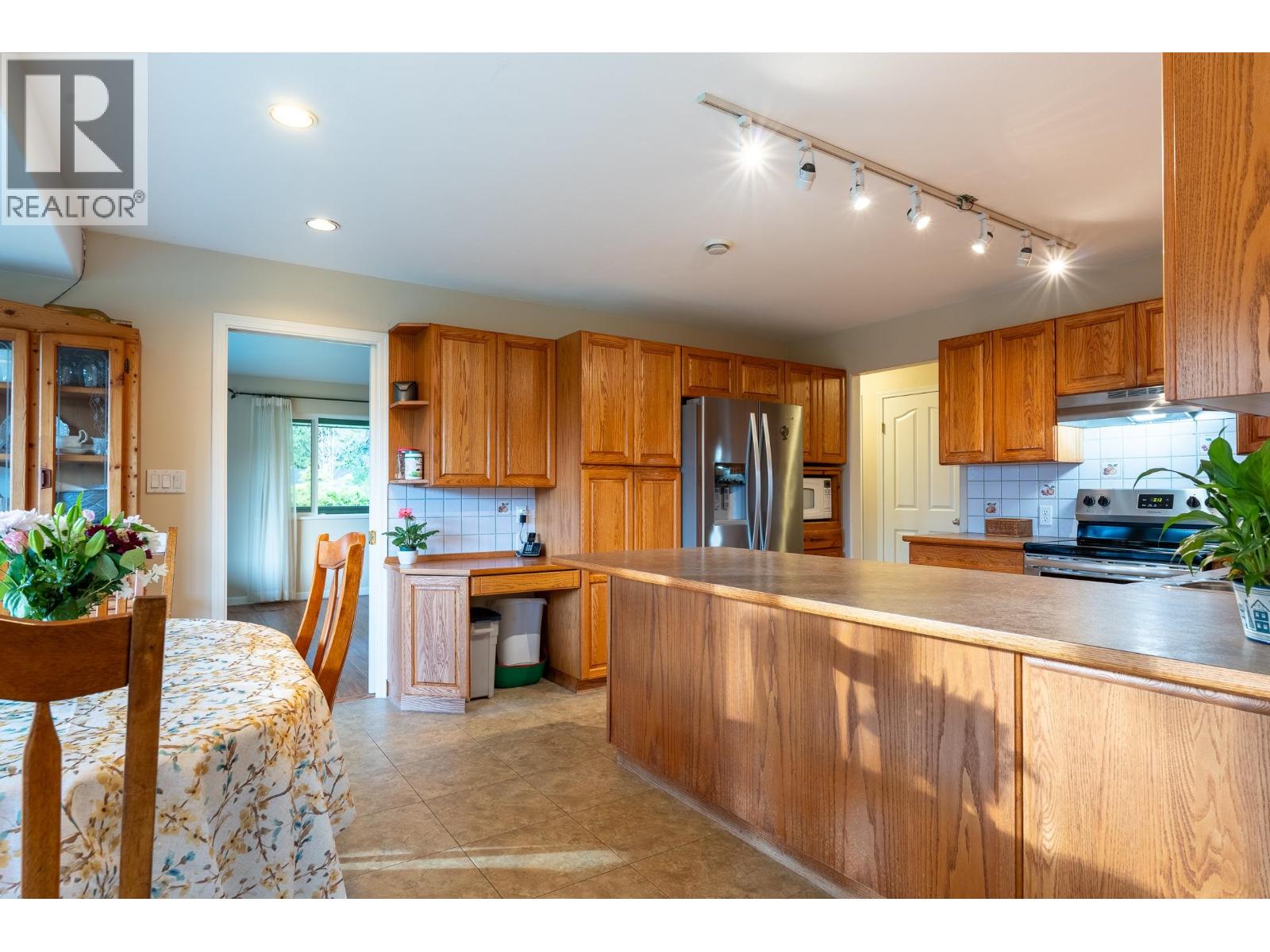 2562 MILES ROAD, Roberts Creek