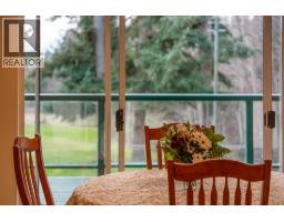 2562 Miles Road, Roberts Creek, BC V0N2W4 Photo 12