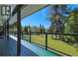 2562 Miles Road, Roberts Creek, BC V0N2W4 Photo 15