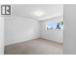 2562 Miles Road, Roberts Creek, BC V0N2W4 Photo 24