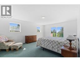 2562 Miles Road, Roberts Creek, BC V0N2W4 Photo 25