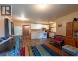 2562 Miles Road, Roberts Creek, BC V0N2W4 Photo 31