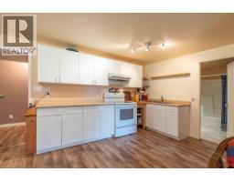 2562 Miles Road, Roberts Creek, BC V0N2W4 Photo 32