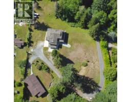 2562 Miles Road, Roberts Creek, BC V0N2W4 Photo 6