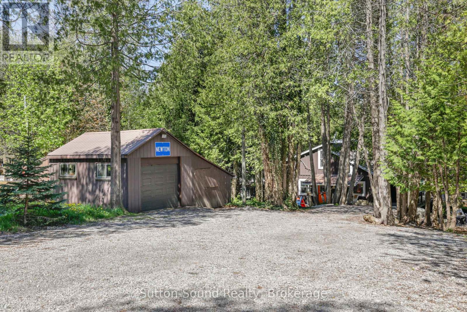 109 DAHL STREET - 36