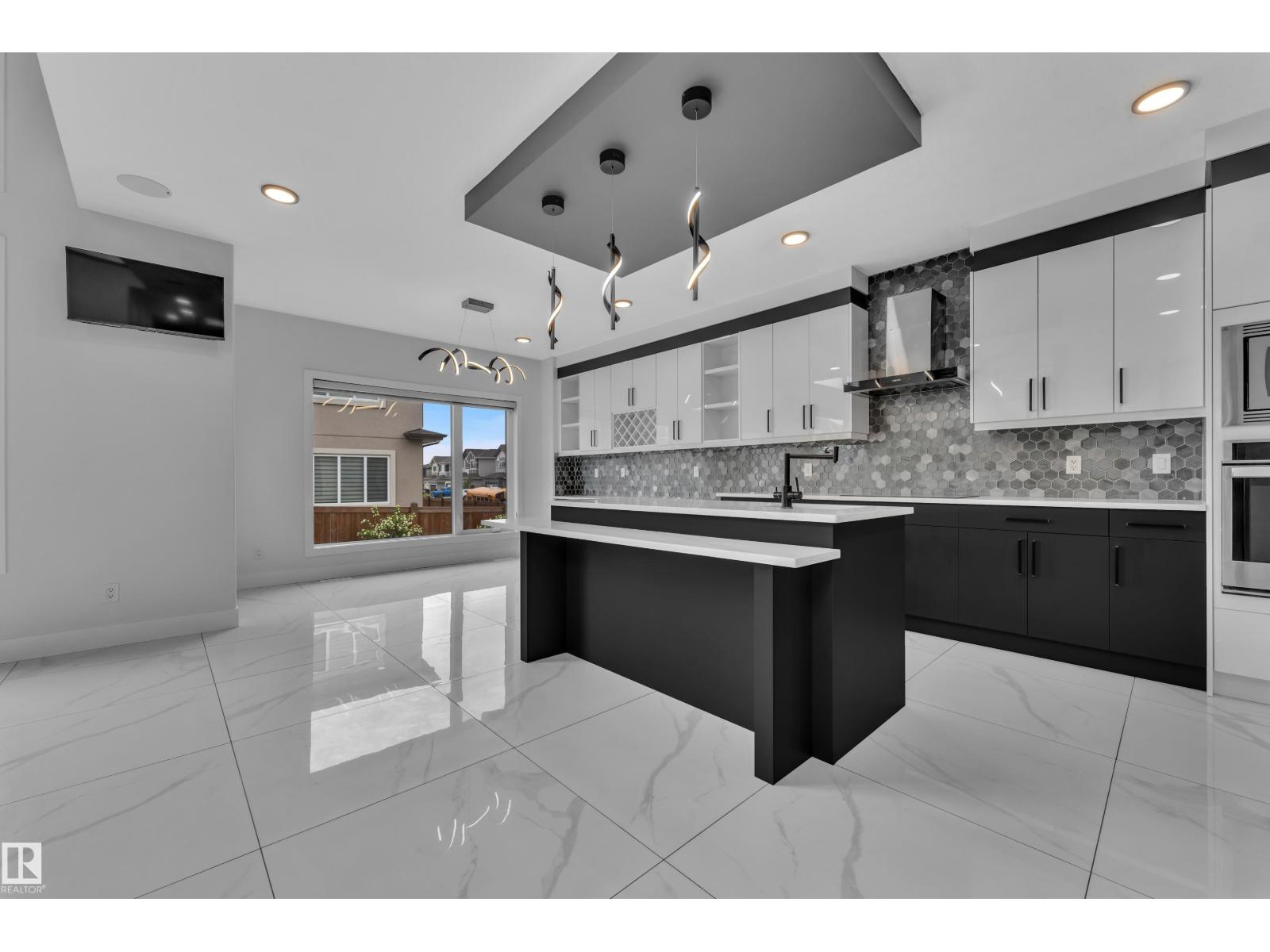1460 25 ST NW - 11