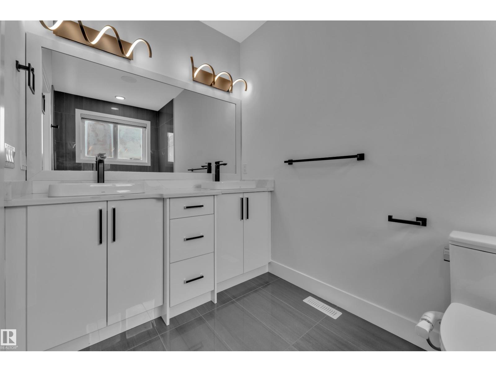 1460 25 ST NW - 44