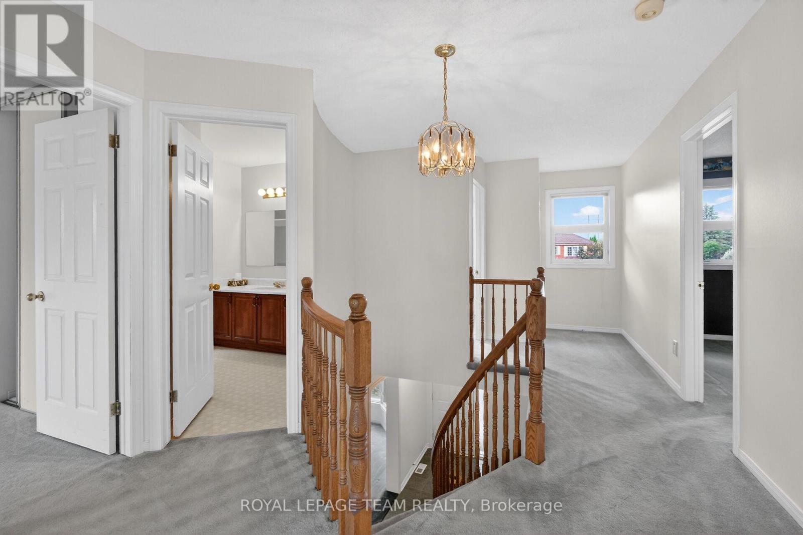 6 SHETLAND WAY - 26