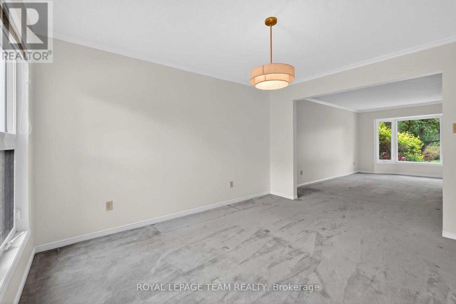 6 SHETLAND WAY - 9