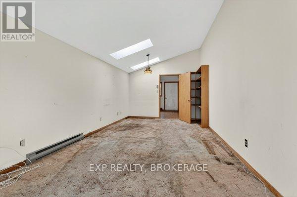 11 CARRUTHERS AVENUE - 11