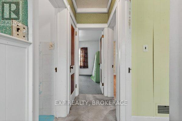 11 CARRUTHERS AVENUE - 13