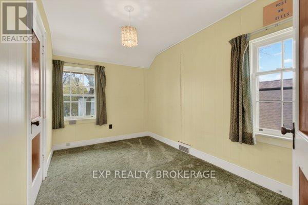 11 CARRUTHERS AVENUE - 18