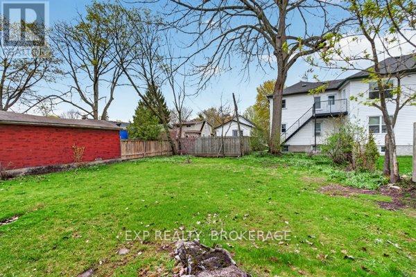 11 CARRUTHERS AVENUE - 26
