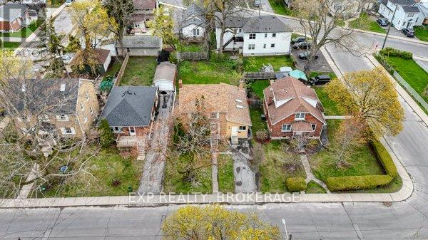 11 CARRUTHERS AVENUE - 29