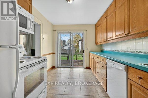 11 CARRUTHERS AVENUE - 6