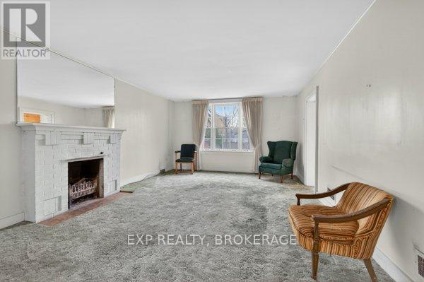 11 CARRUTHERS AVENUE - 3