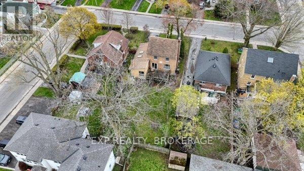 11 CARRUTHERS AVENUE - 30
