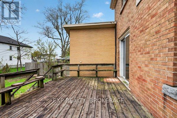 11 CARRUTHERS AVENUE - 24