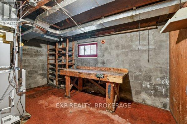 11 CARRUTHERS AVENUE - 22
