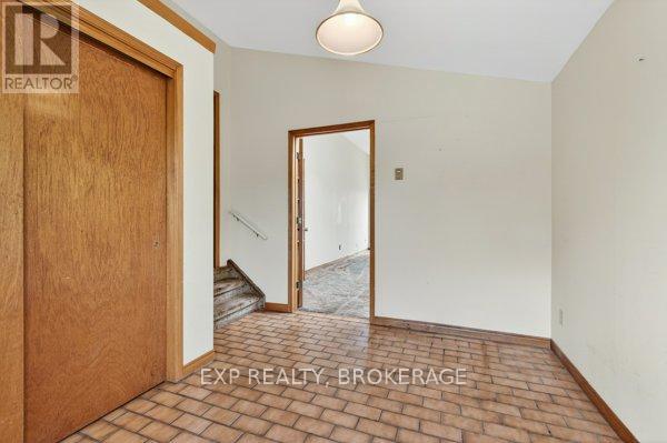 11 CARRUTHERS AVENUE - 9
