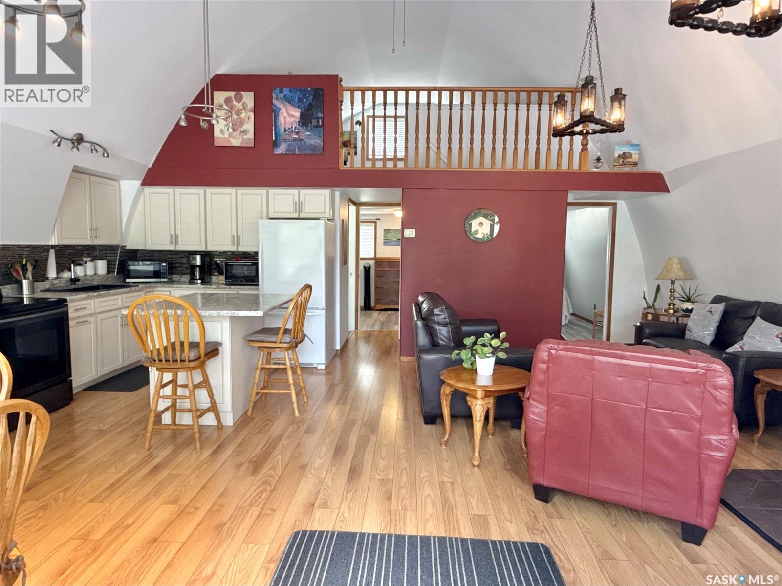 209 Lakeview Ave N, Morin Lake - 4