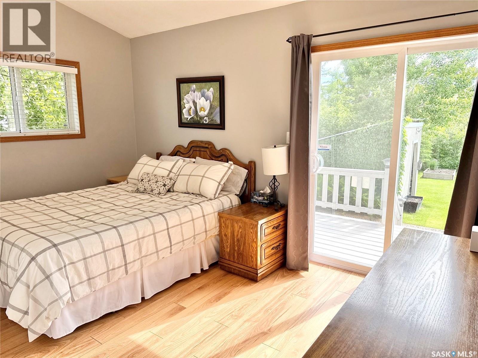 209 Lakeview Ave N, Morin Lake - 13