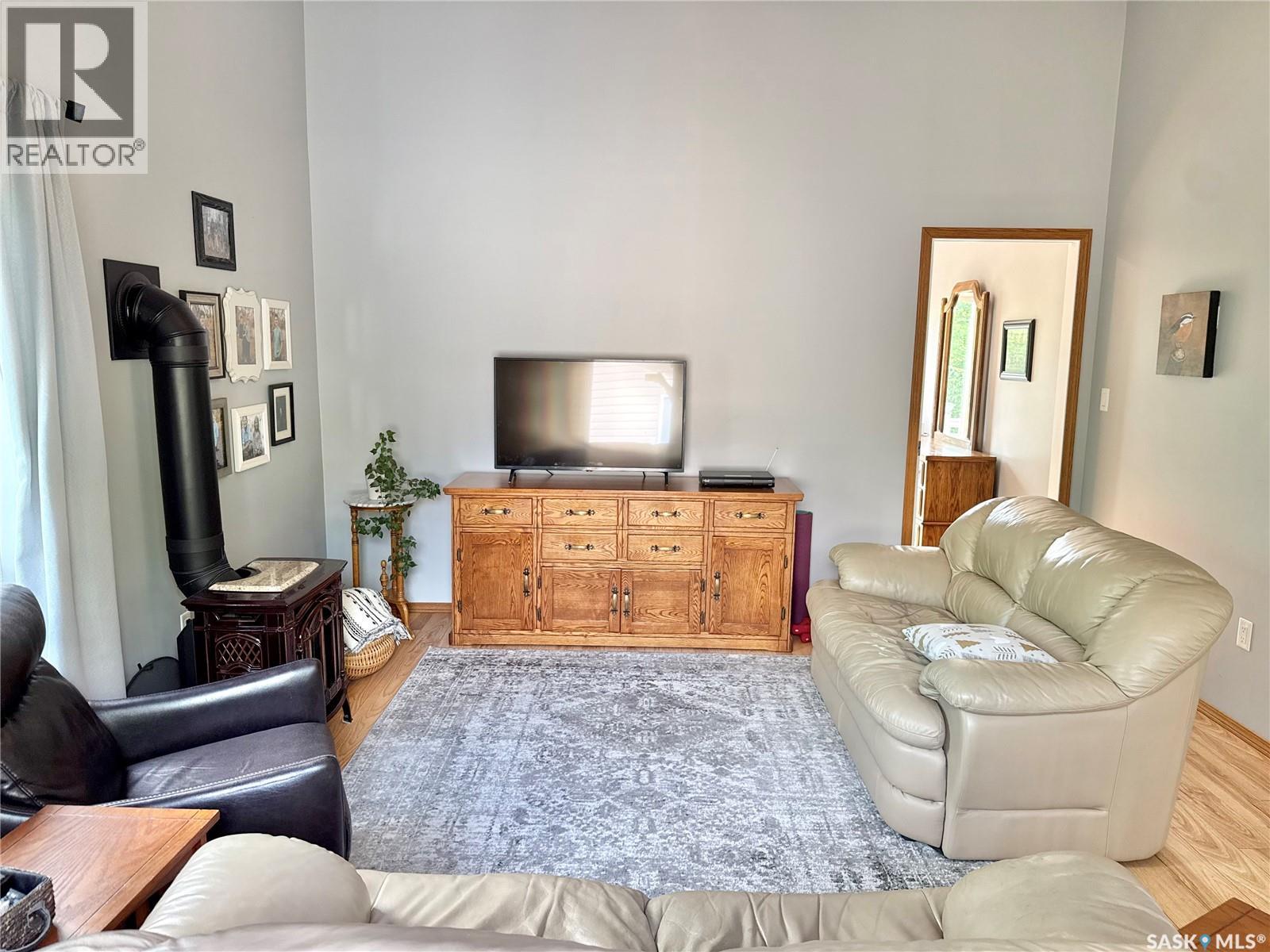 209 Lakeview Ave N, Morin Lake - 12