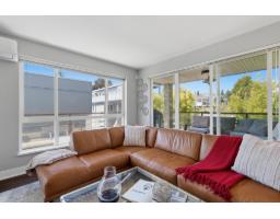 303 15747 Marine Drive, White Rock, BC V4B1E4 Photo 10