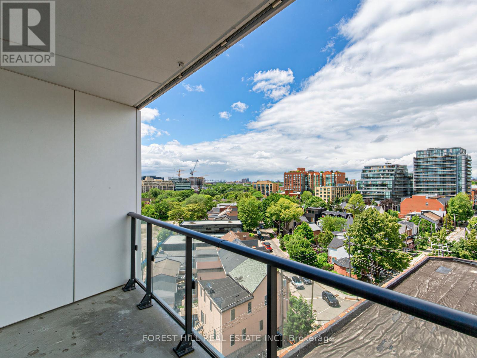 #807 9 TECUMSETH STREET - 22