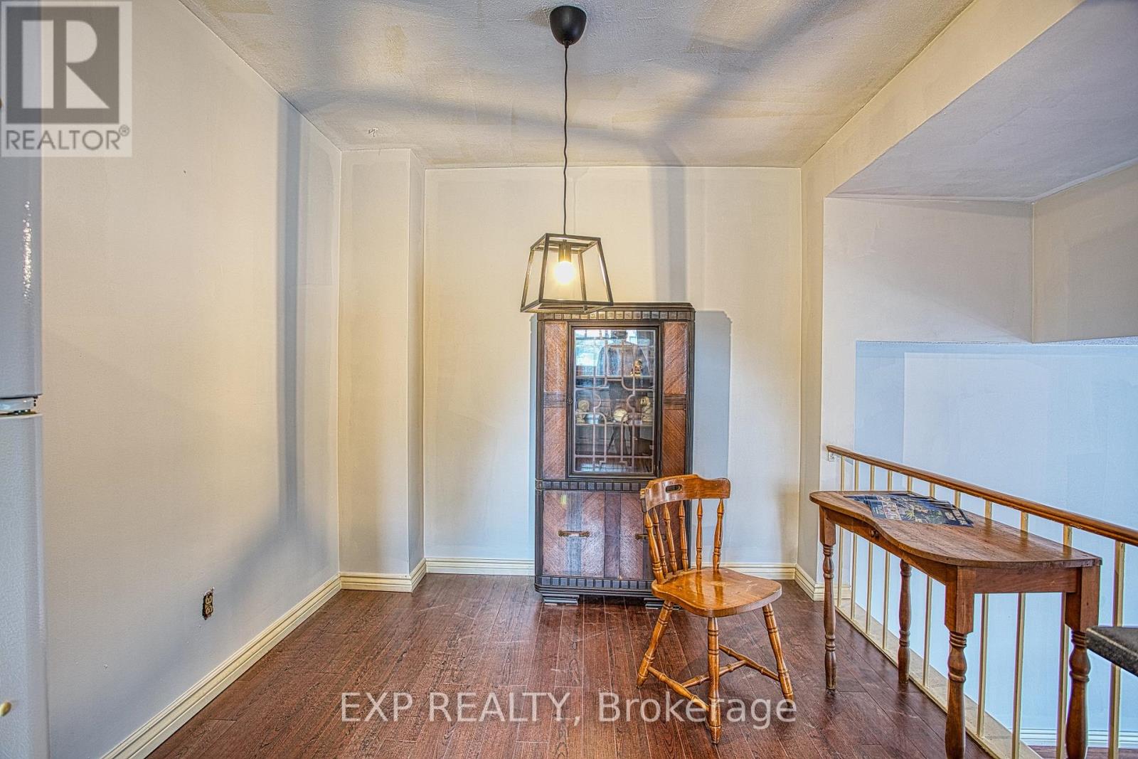 #404 7 VIKING COURT - 11