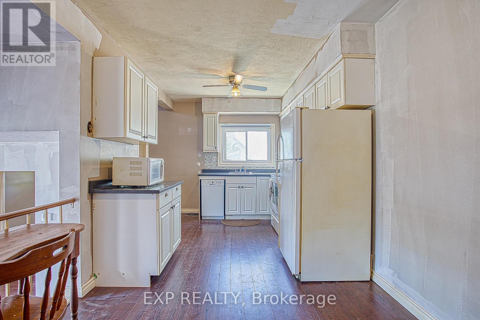 #404 7 VIKING COURT - 13