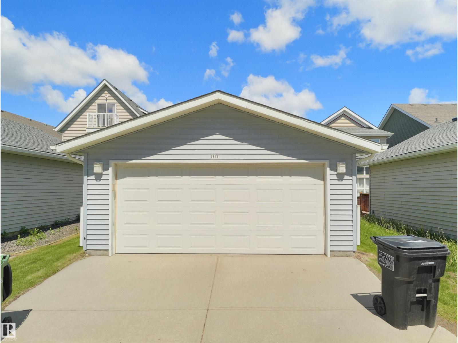 7827 22 AV SW — photo 11