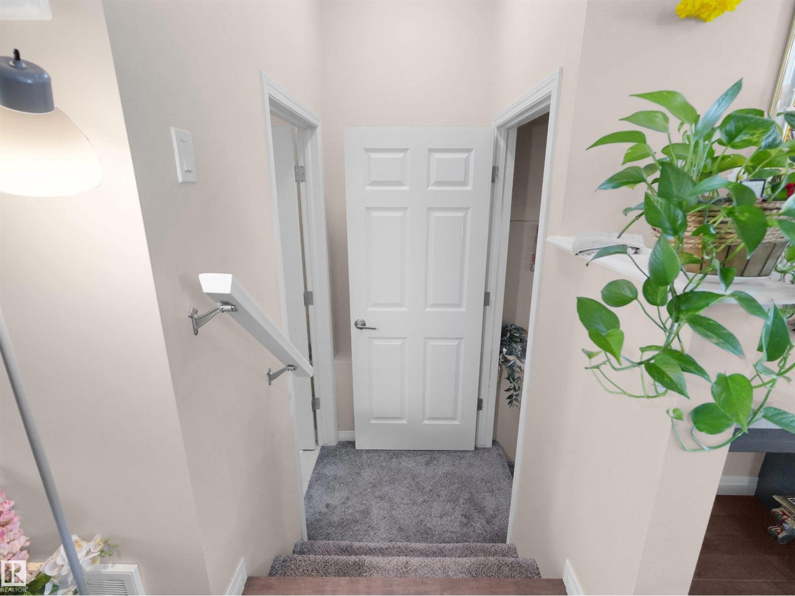 7827 22 AV SW — photo 19