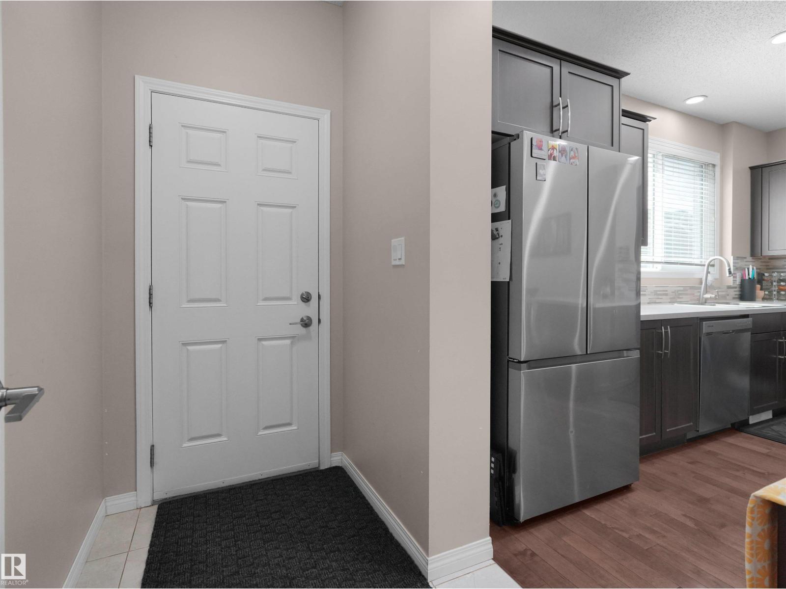 7827 22 AV SW — photo 27