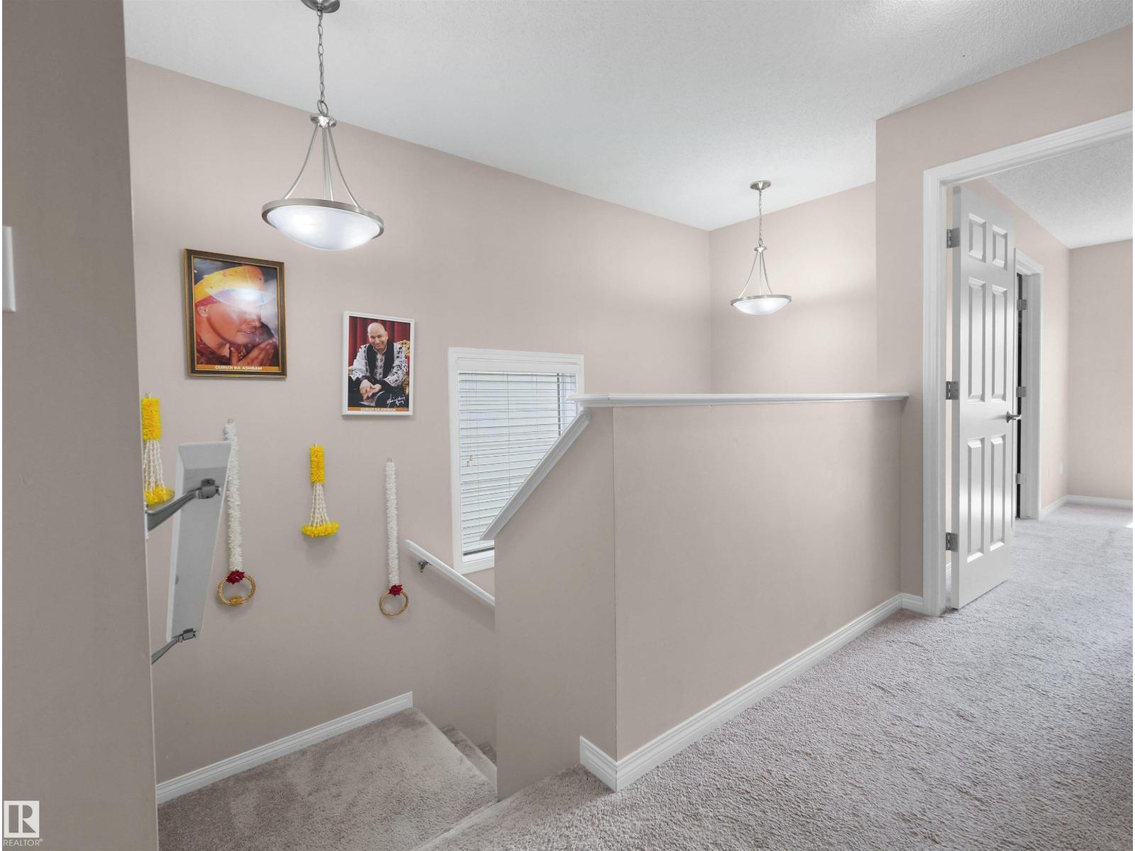 7827 22 AV SW — photo 31