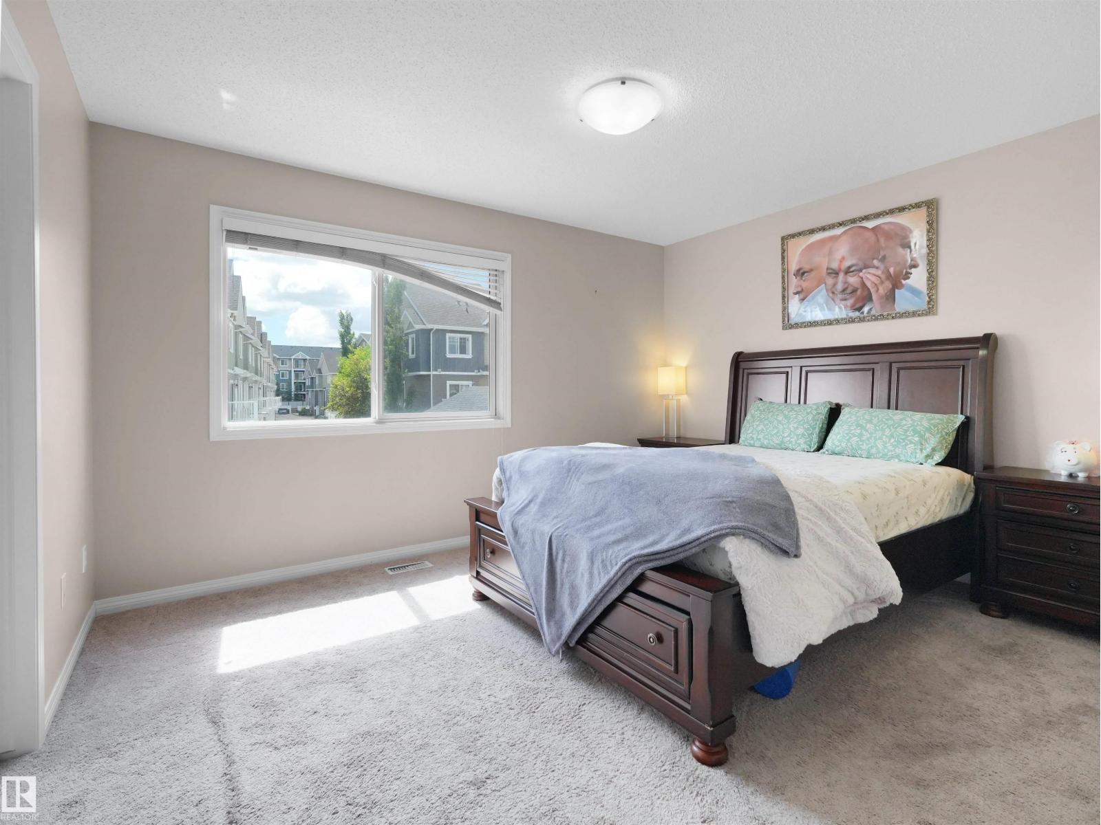 7827 22 AV SW — photo 36