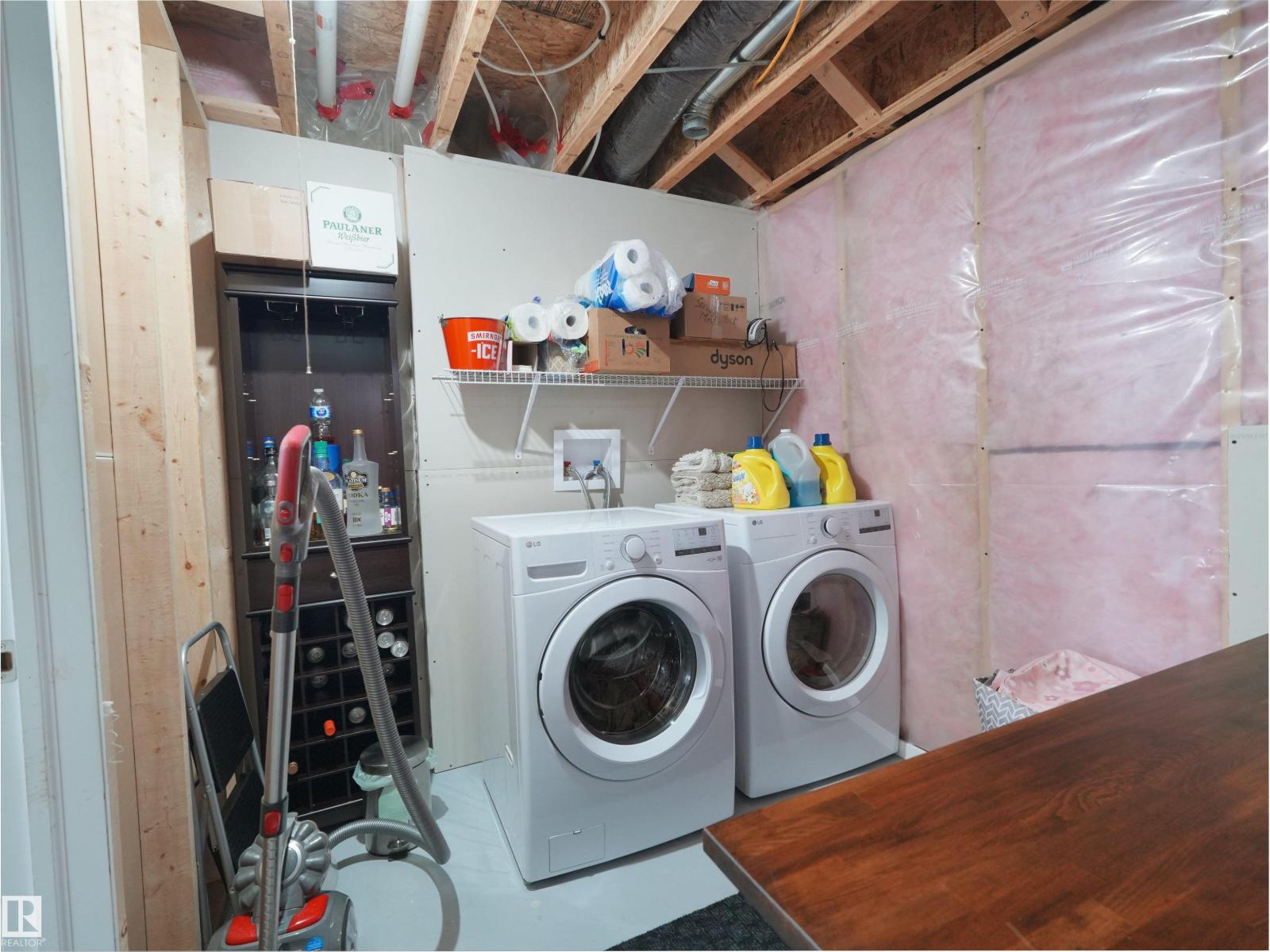 7827 22 AV SW — photo 42