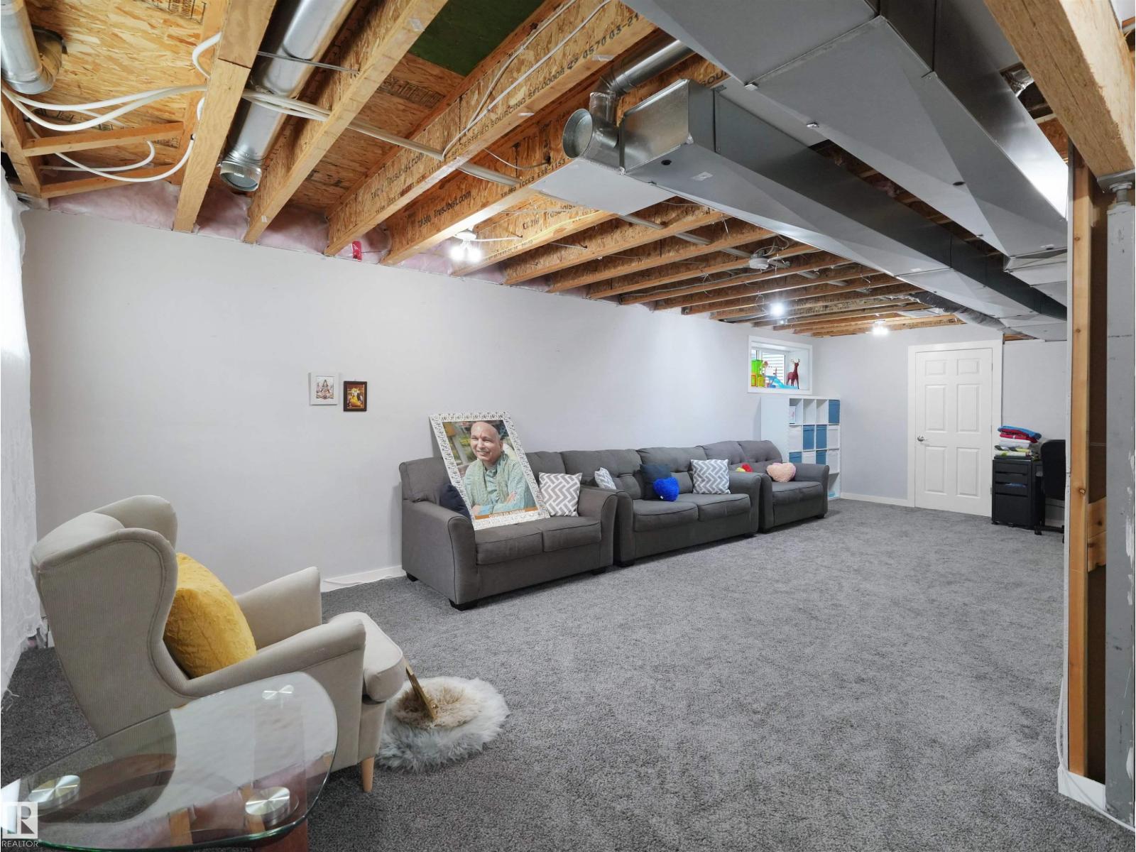 7827 22 AV SW — photo 44
