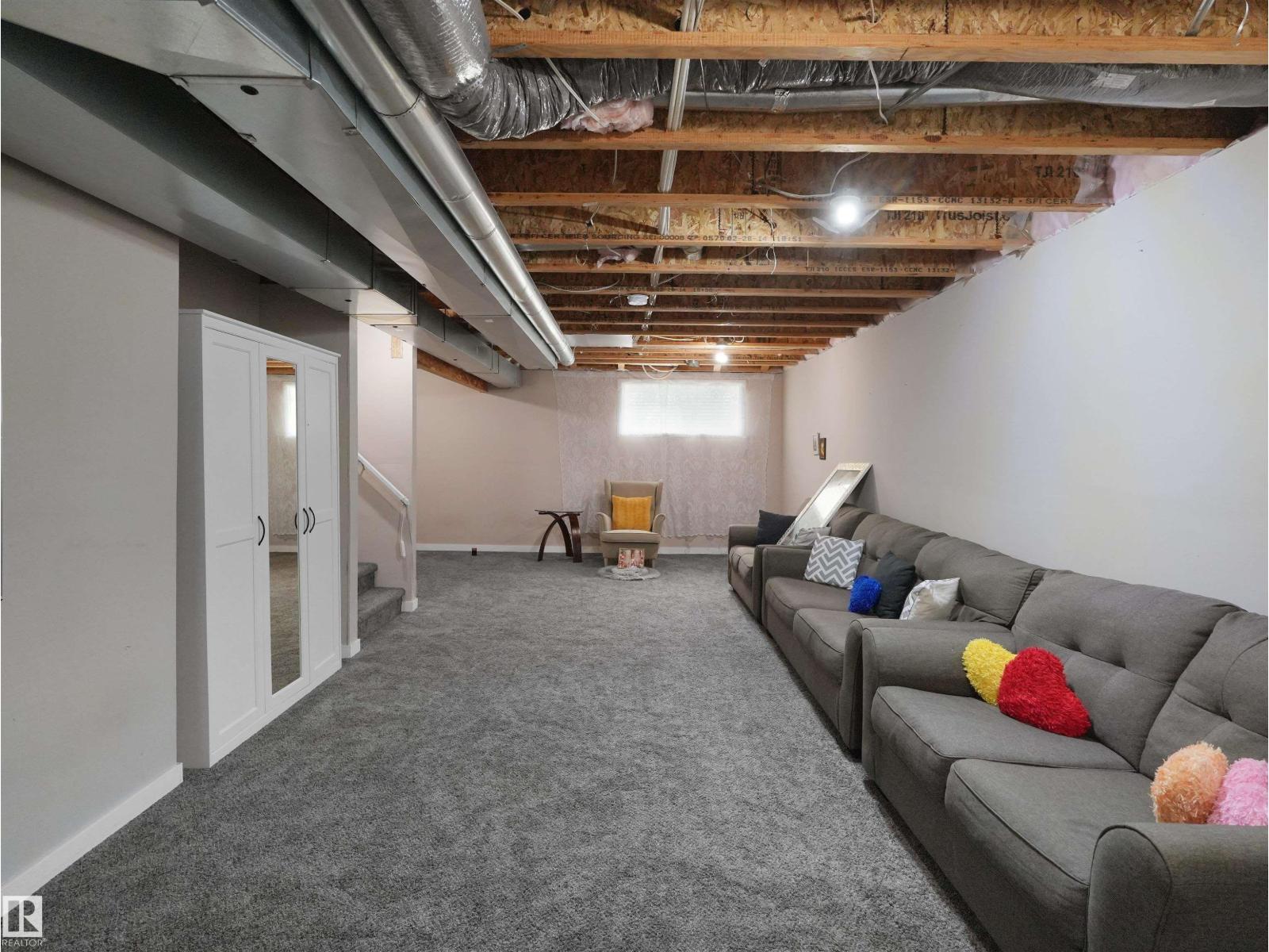 7827 22 AV SW — photo 46