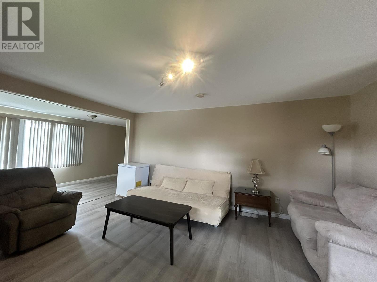 208 MACKENZIE AVE - 19