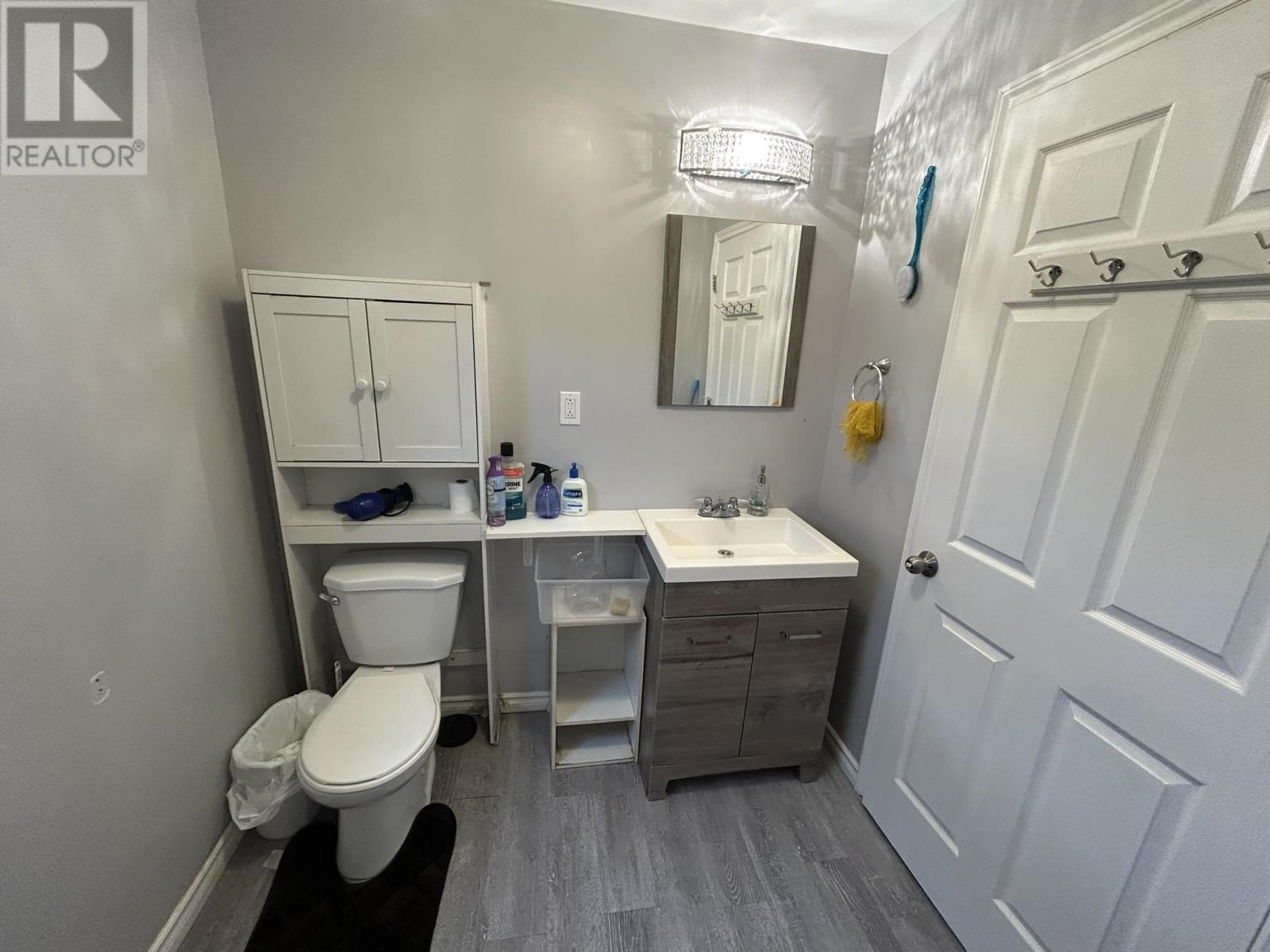 208 MACKENZIE AVE - 27