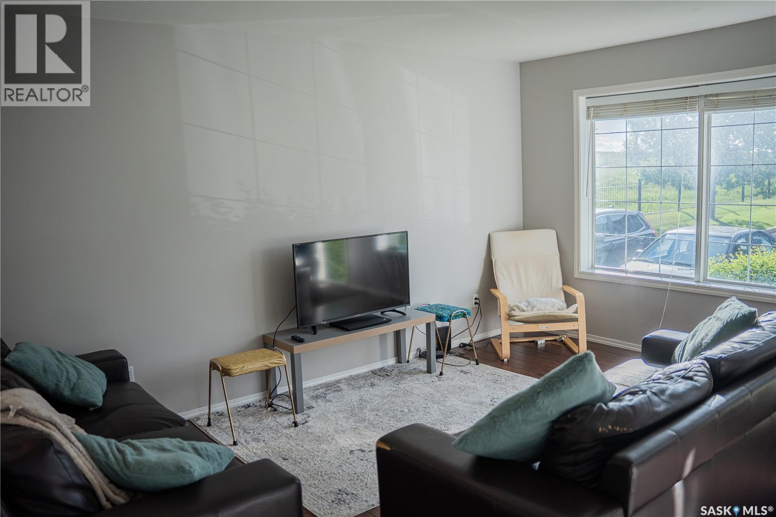 106 663 BECKETT CRESCENT - photo 3