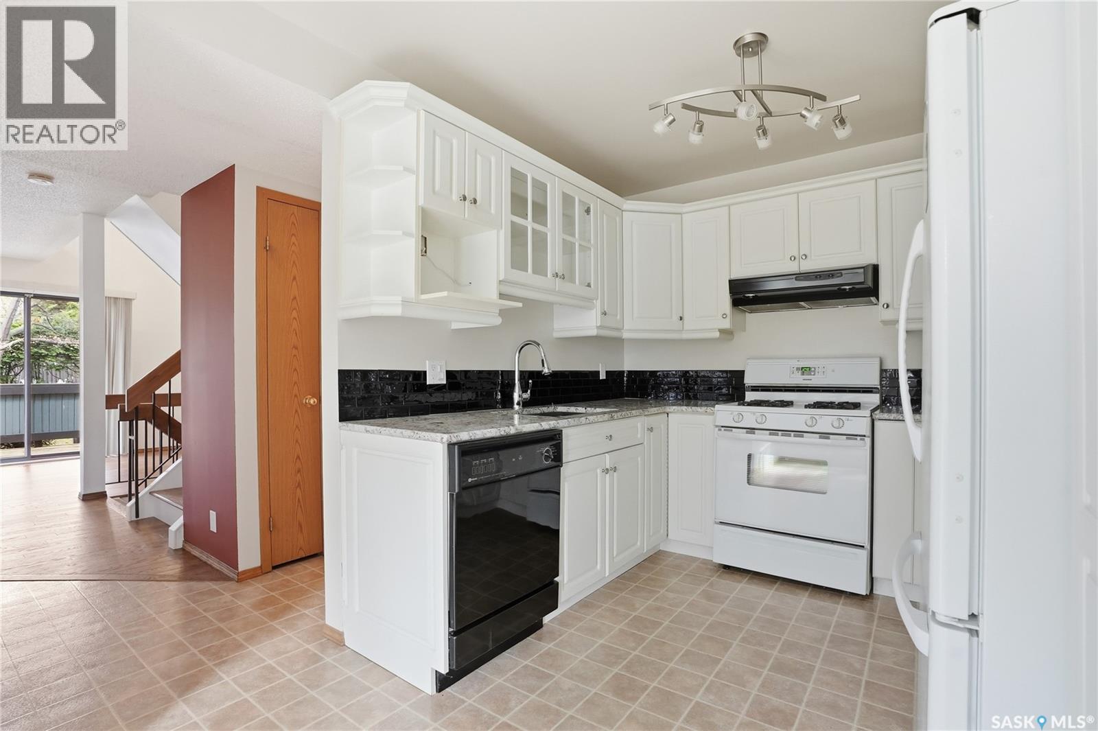 #20 455 Pinehouse DRIVE - 17