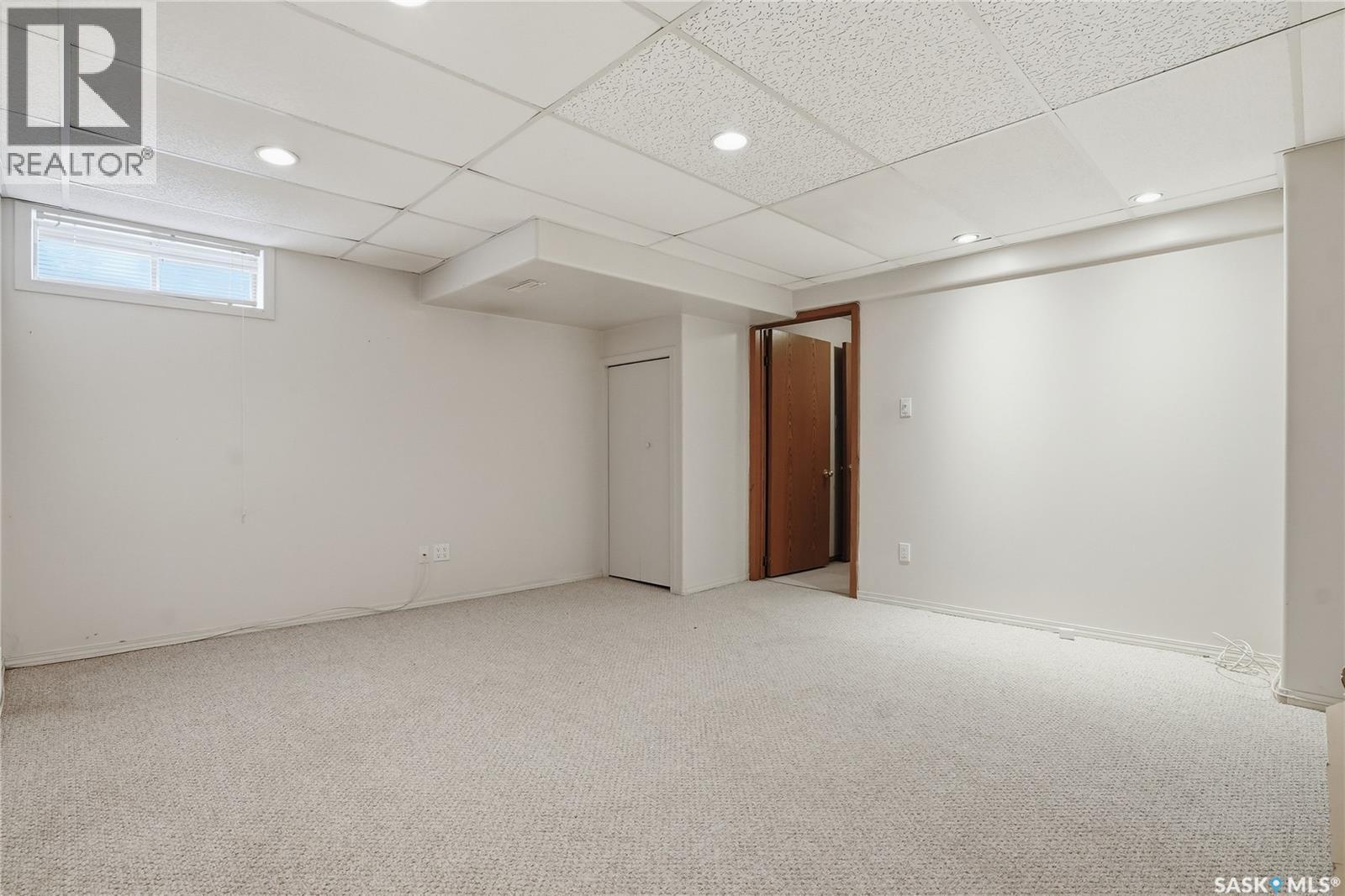 #20 455 Pinehouse DRIVE - 35