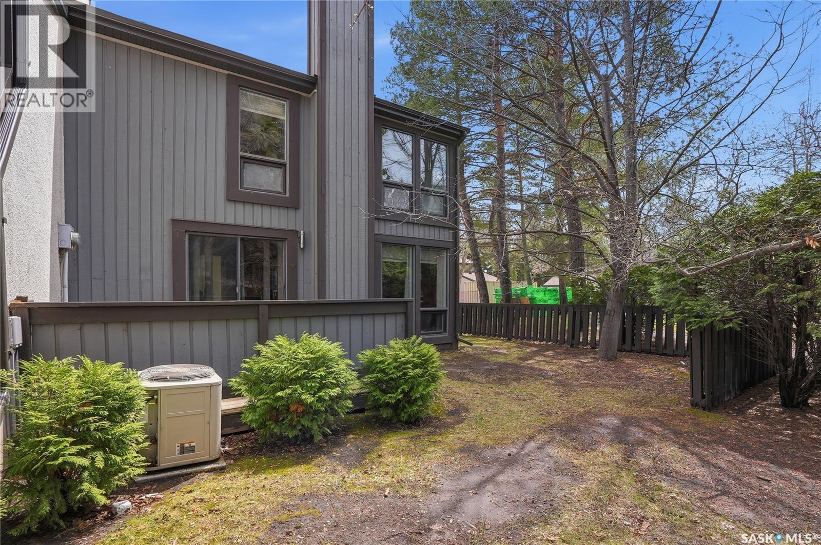 #20 455 Pinehouse DRIVE - 44