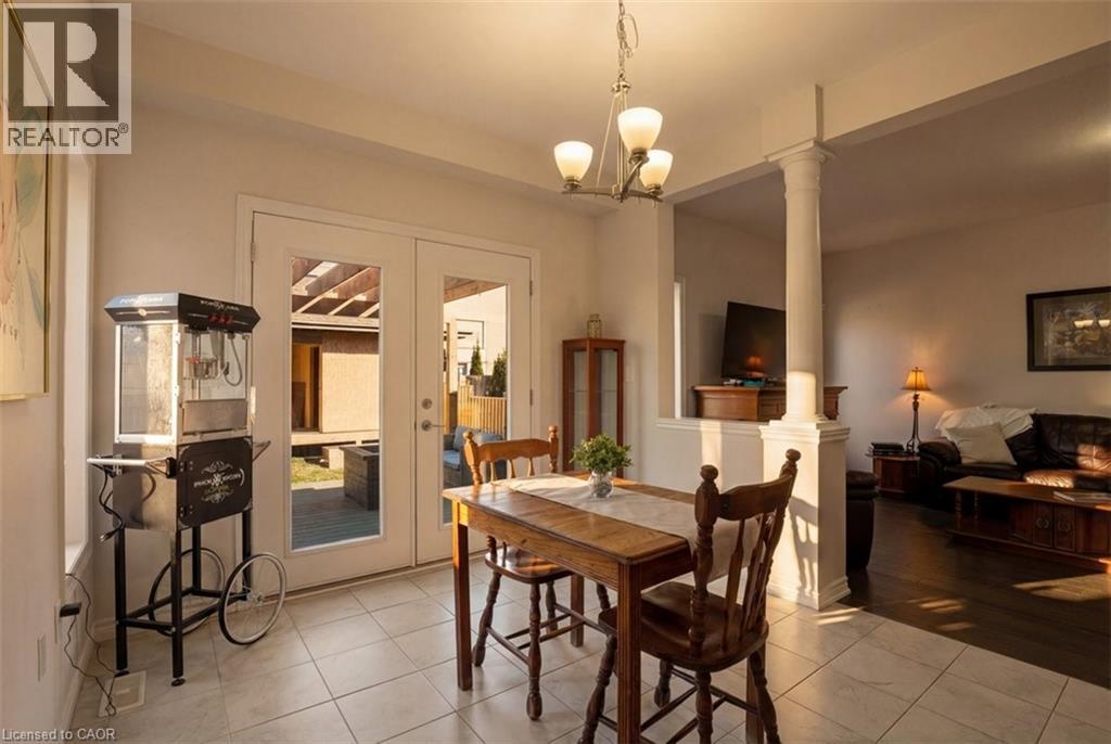 18 VIC CHAMBERS Place - 5